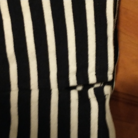 J. Crew woman's size SP cotton authentic top with embroidered daisies - Picture 9 of 10